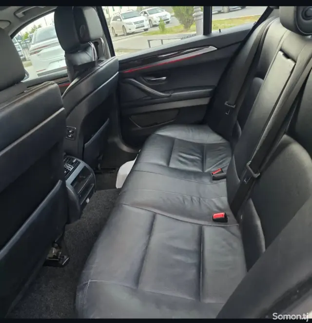 BMW 5 series 2011 · 2.0 AT