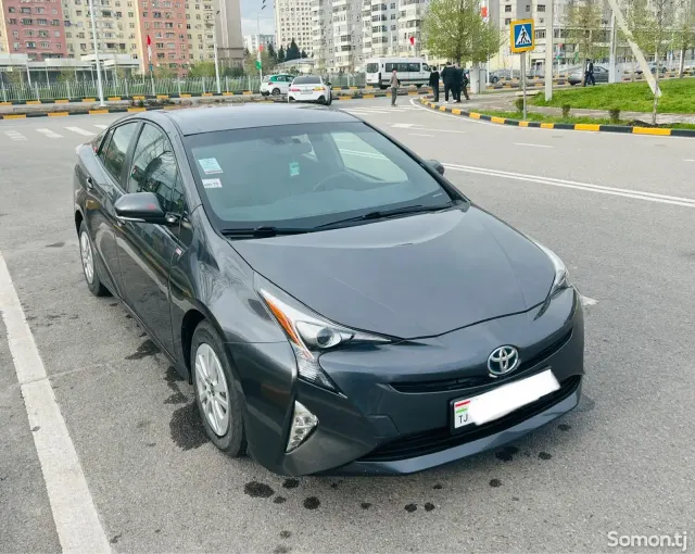 Toyota Prius 2016 · 1.8 AT