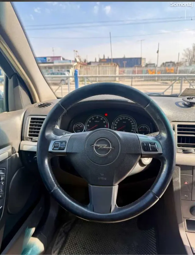 Opel Signum 2006 · 2.2 AT