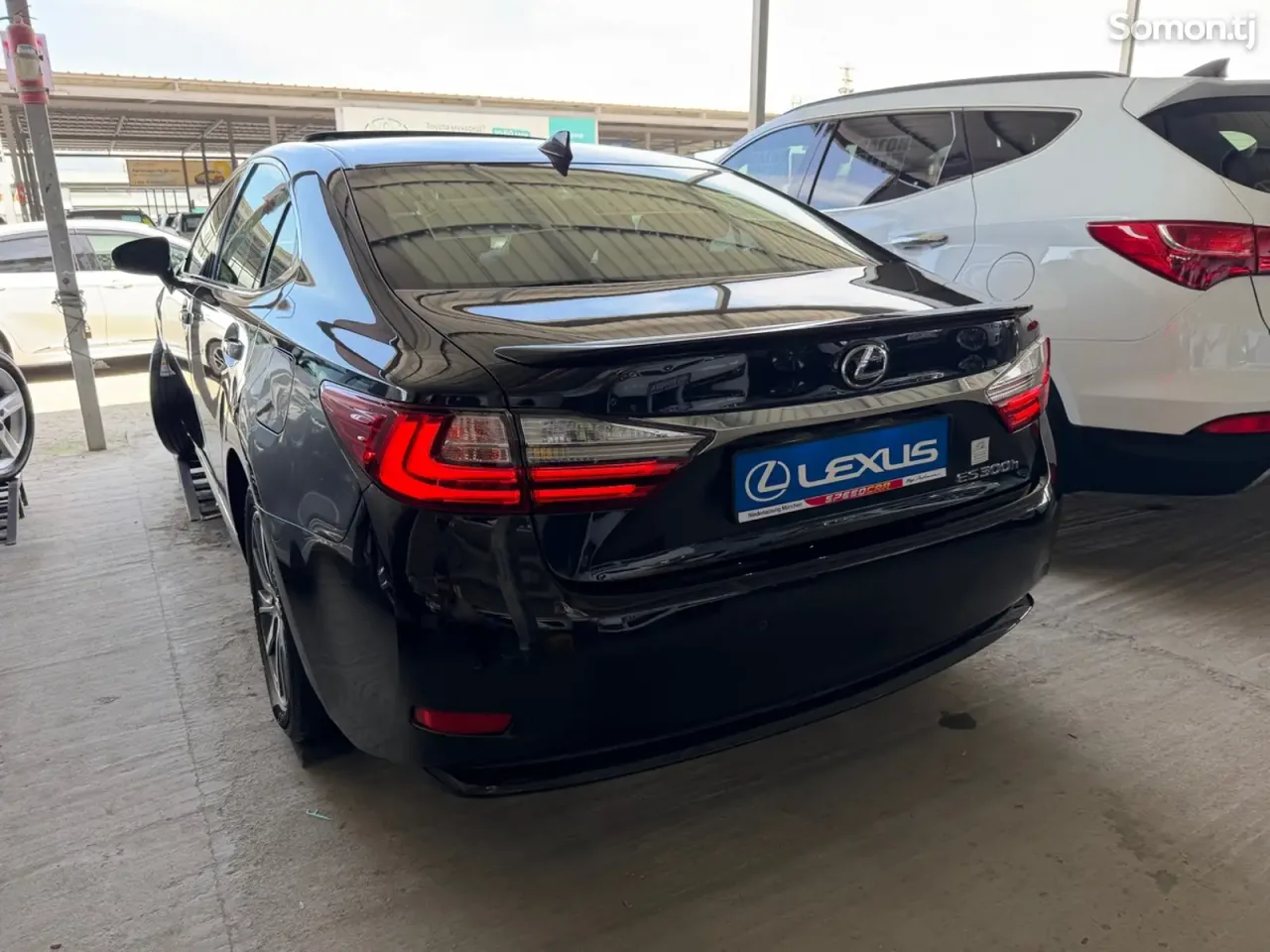 Lexus ES series 2016 · 2.5 AT
