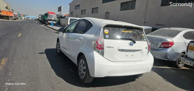 Toyota Aqua 2014 · 1.5 AT