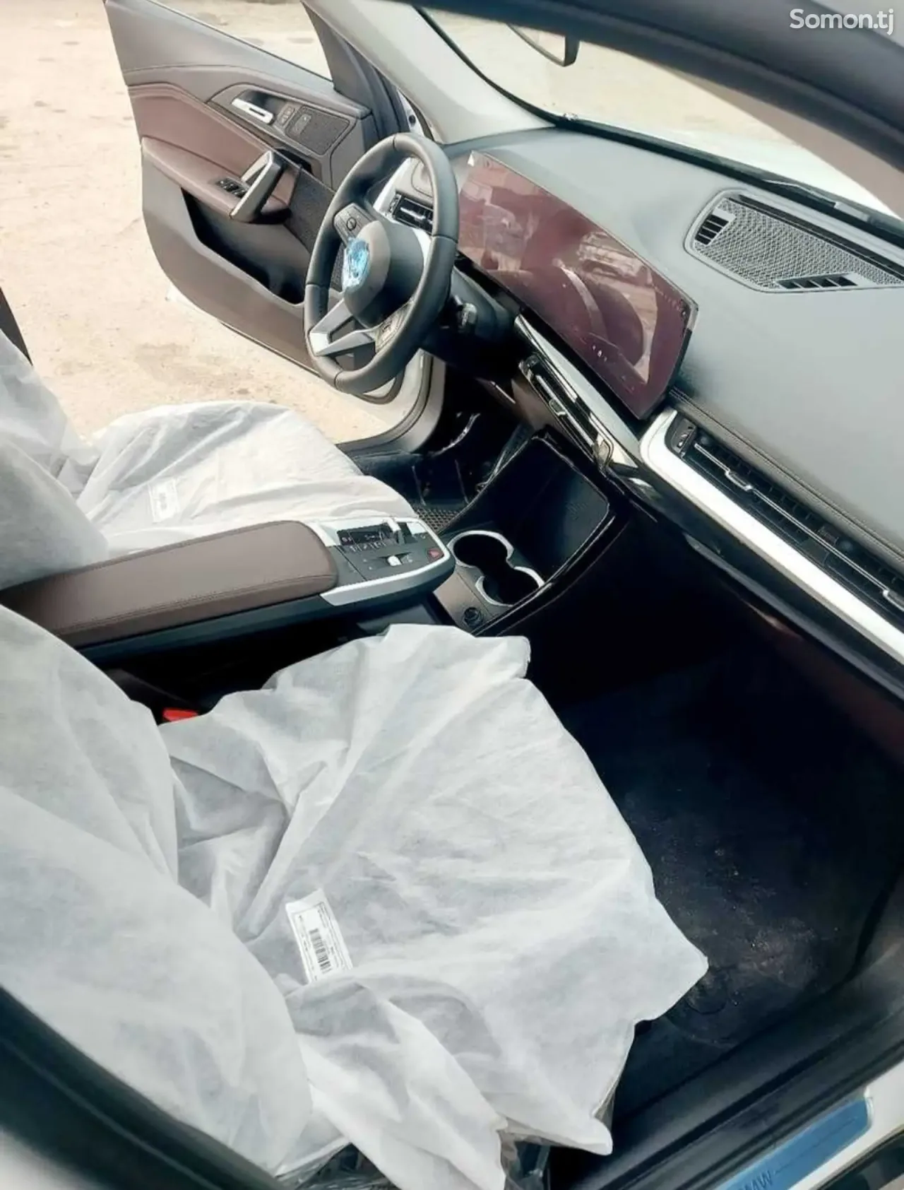 BMW iX 2025 · AT