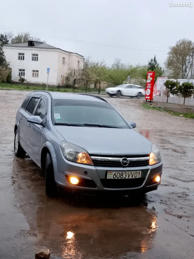 Opel Astra H 2006 · 1.6 MT