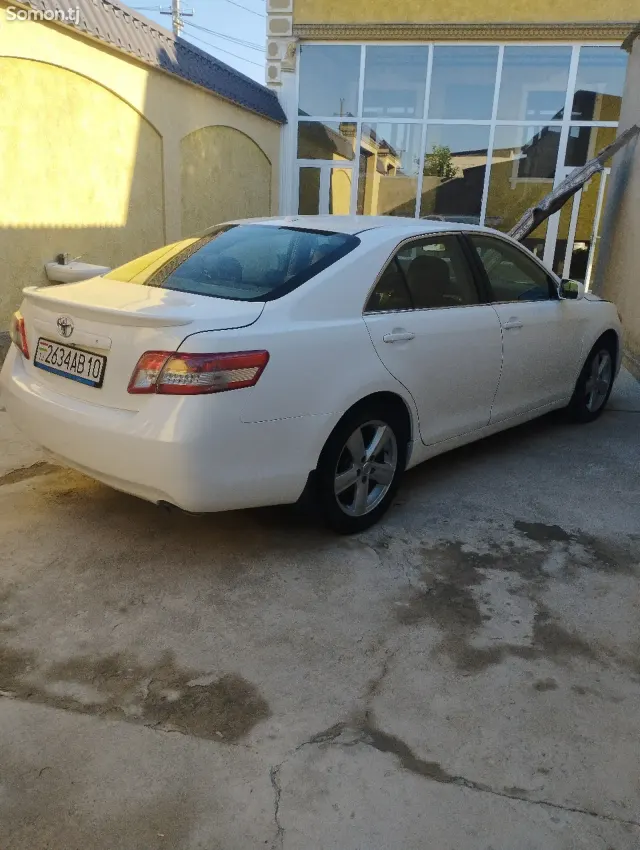 Toyota Camry 2011 · 2.5 AT