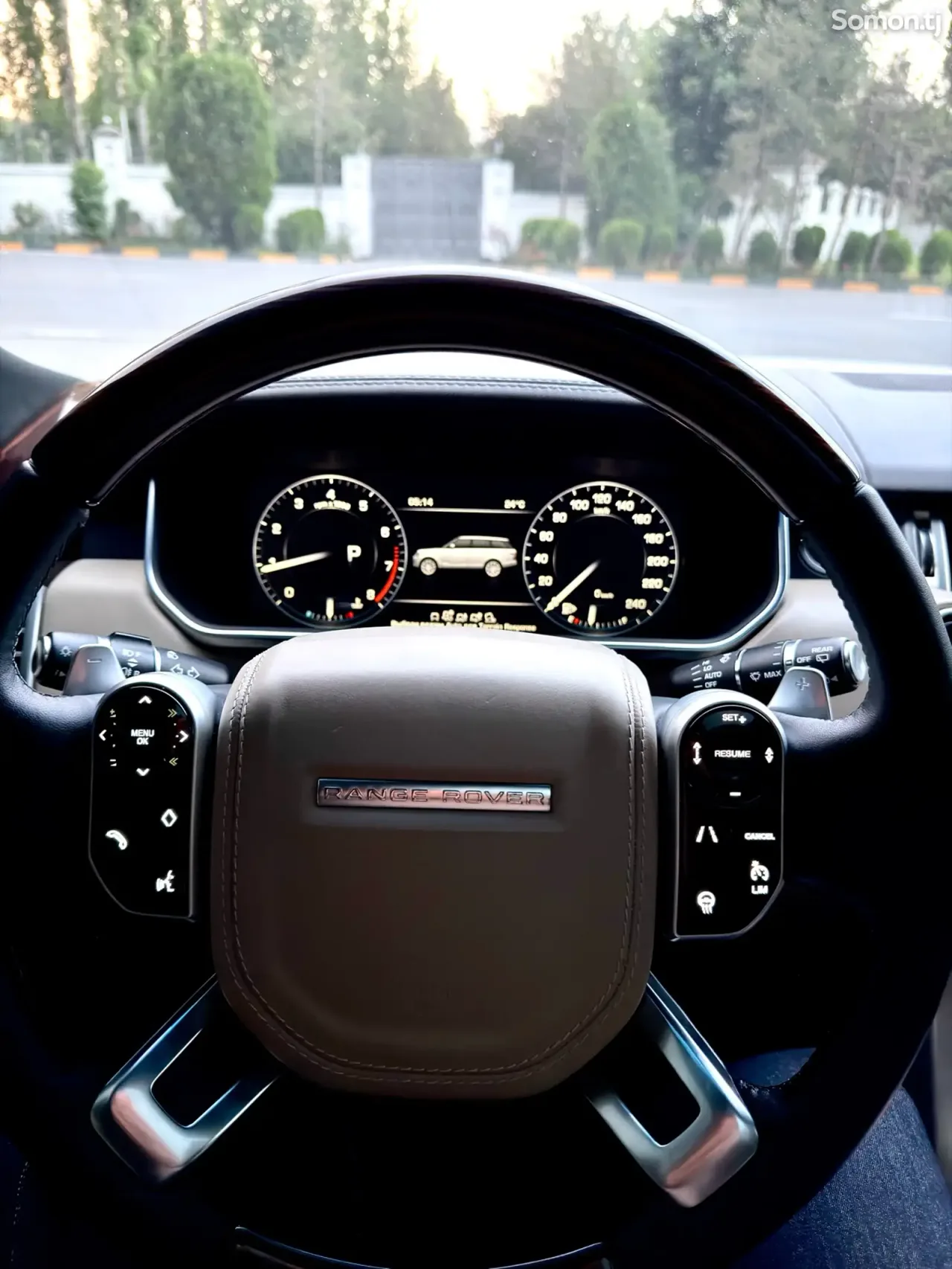 Land Rover Vogue 2015 · 4.4 AT