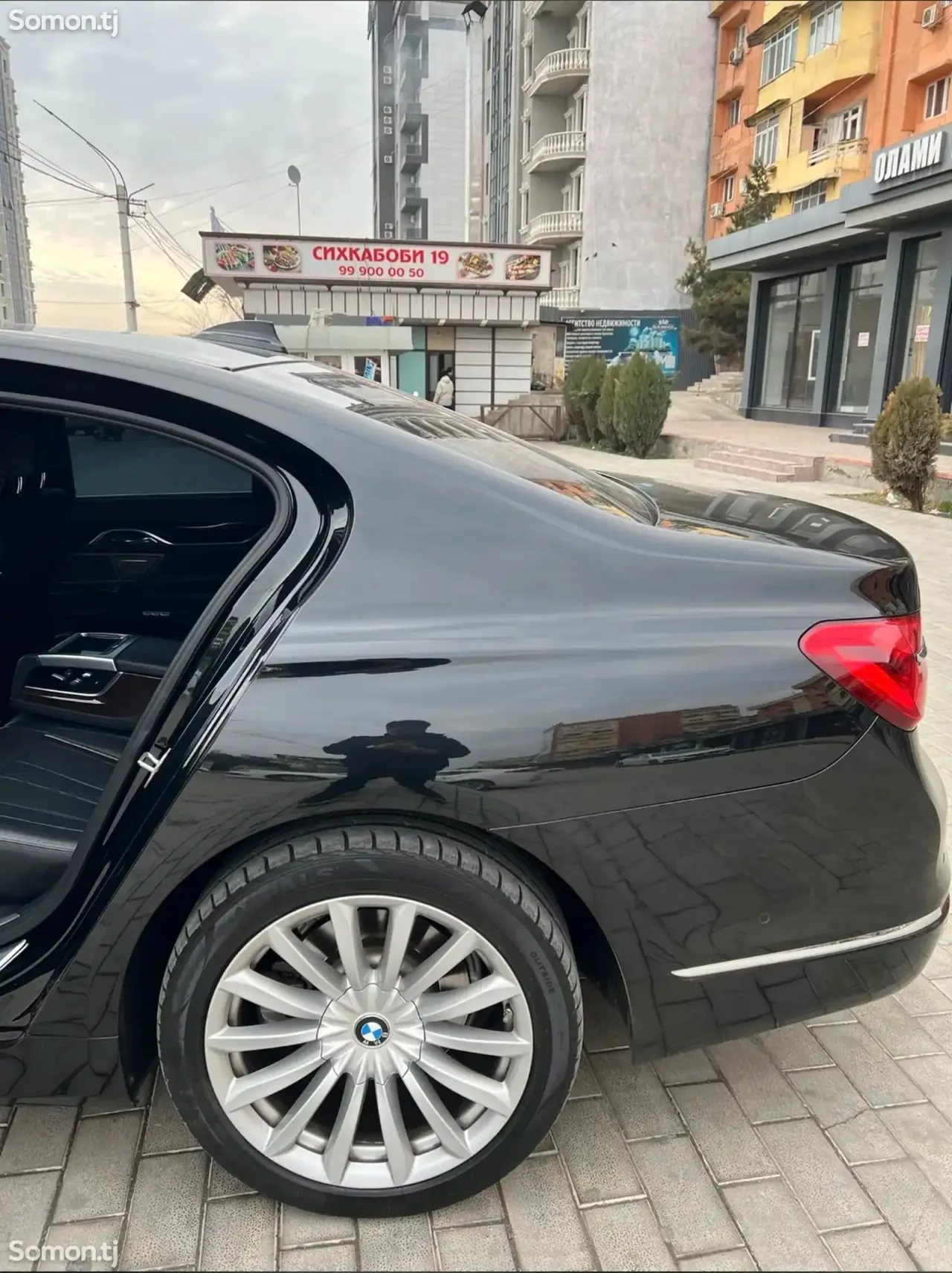 BMW 7 series 2016 · 3.0 AT