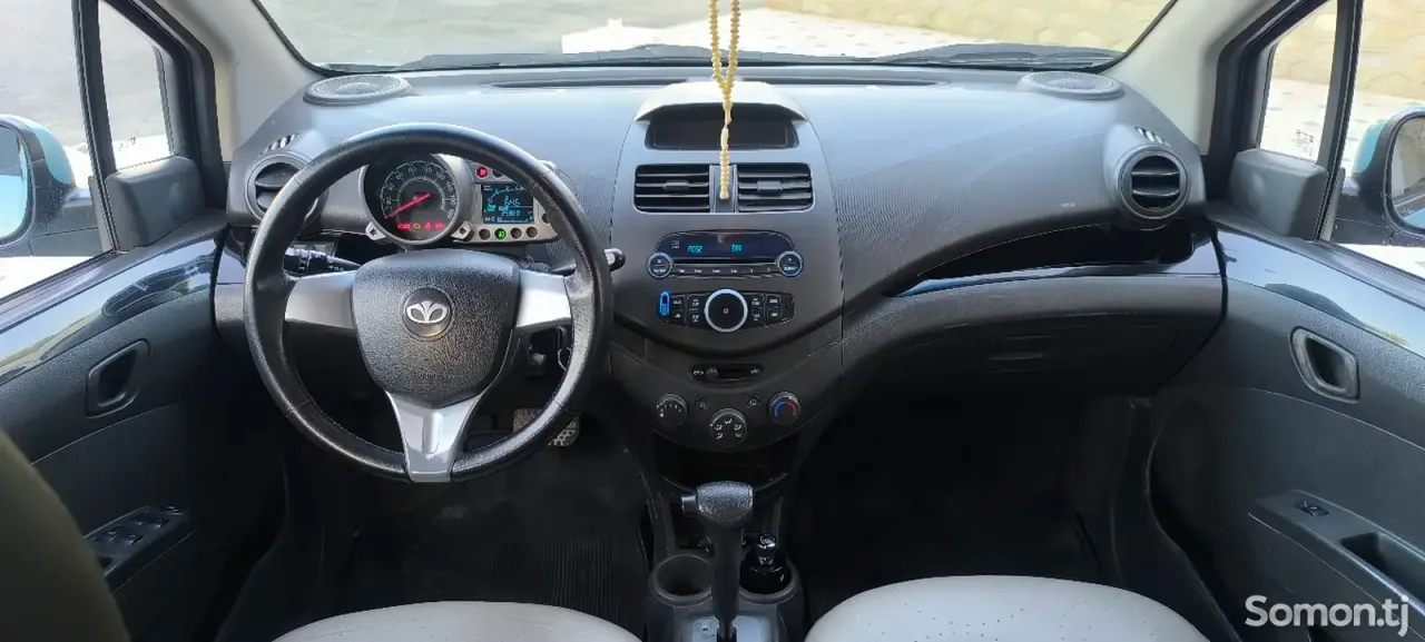 Chevrolet Spark 2010 · 1.1 AT