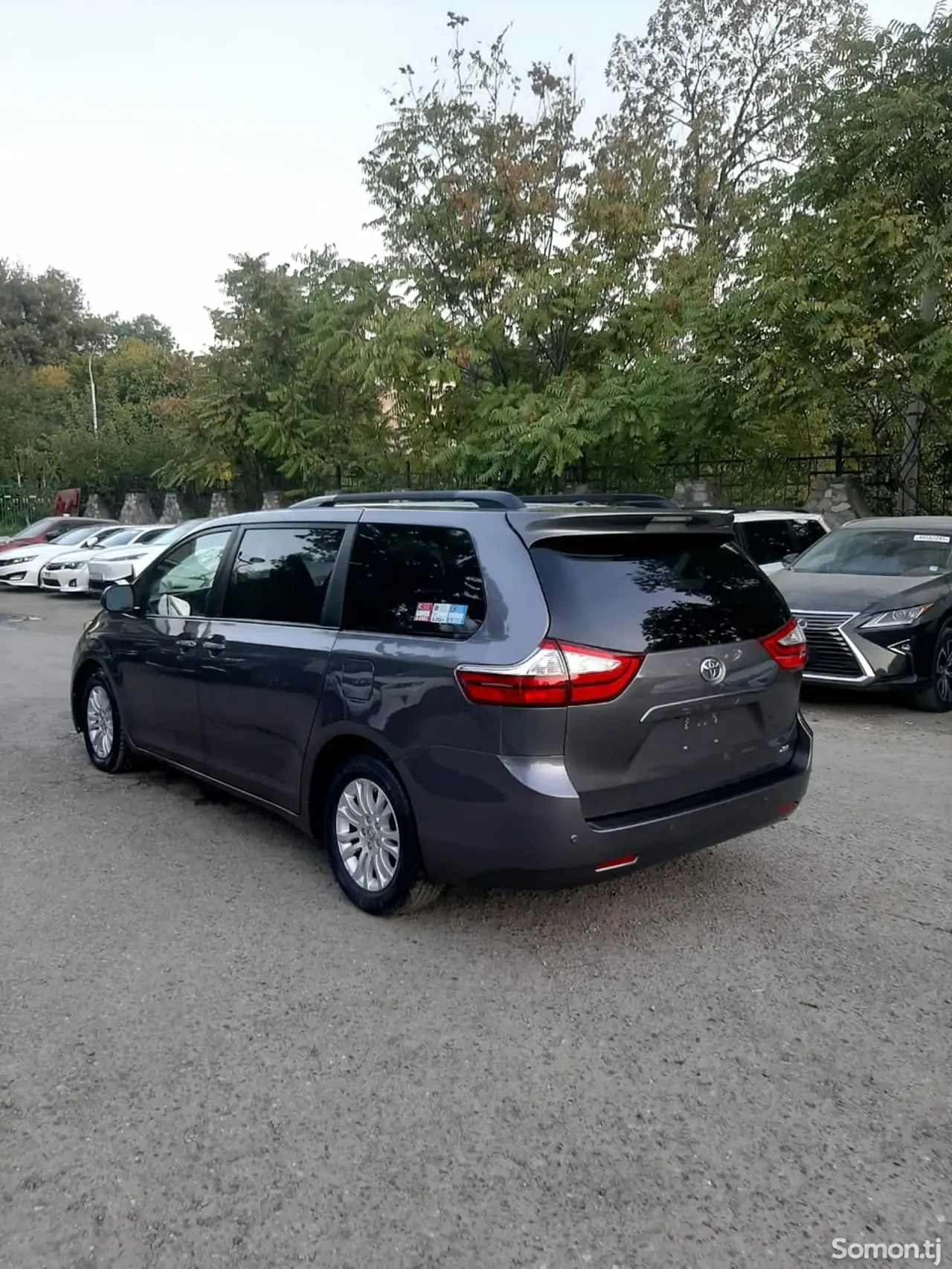 Toyota Sienna 2017 · 3.5 AT