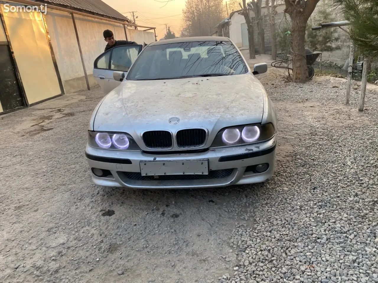 BMW 5 series 1999 · 2.8 MT