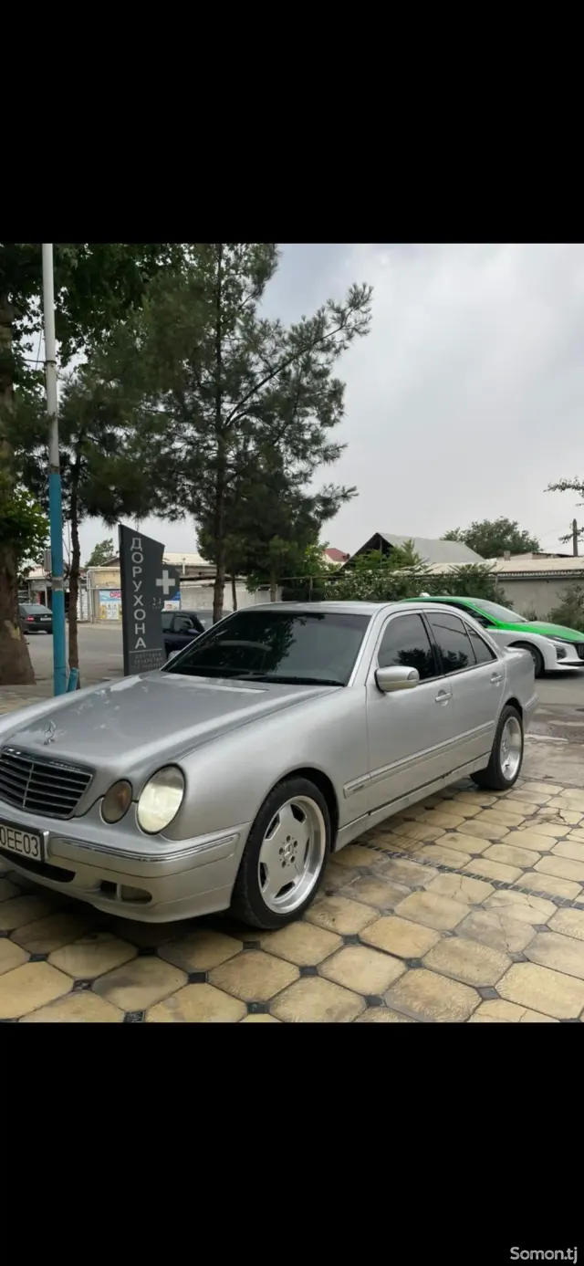 Mercedes-Benz E class 2001 · 3.2 AT