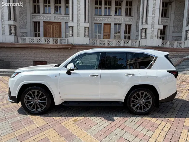 Lexus LX series 2024 · 5.0 AT