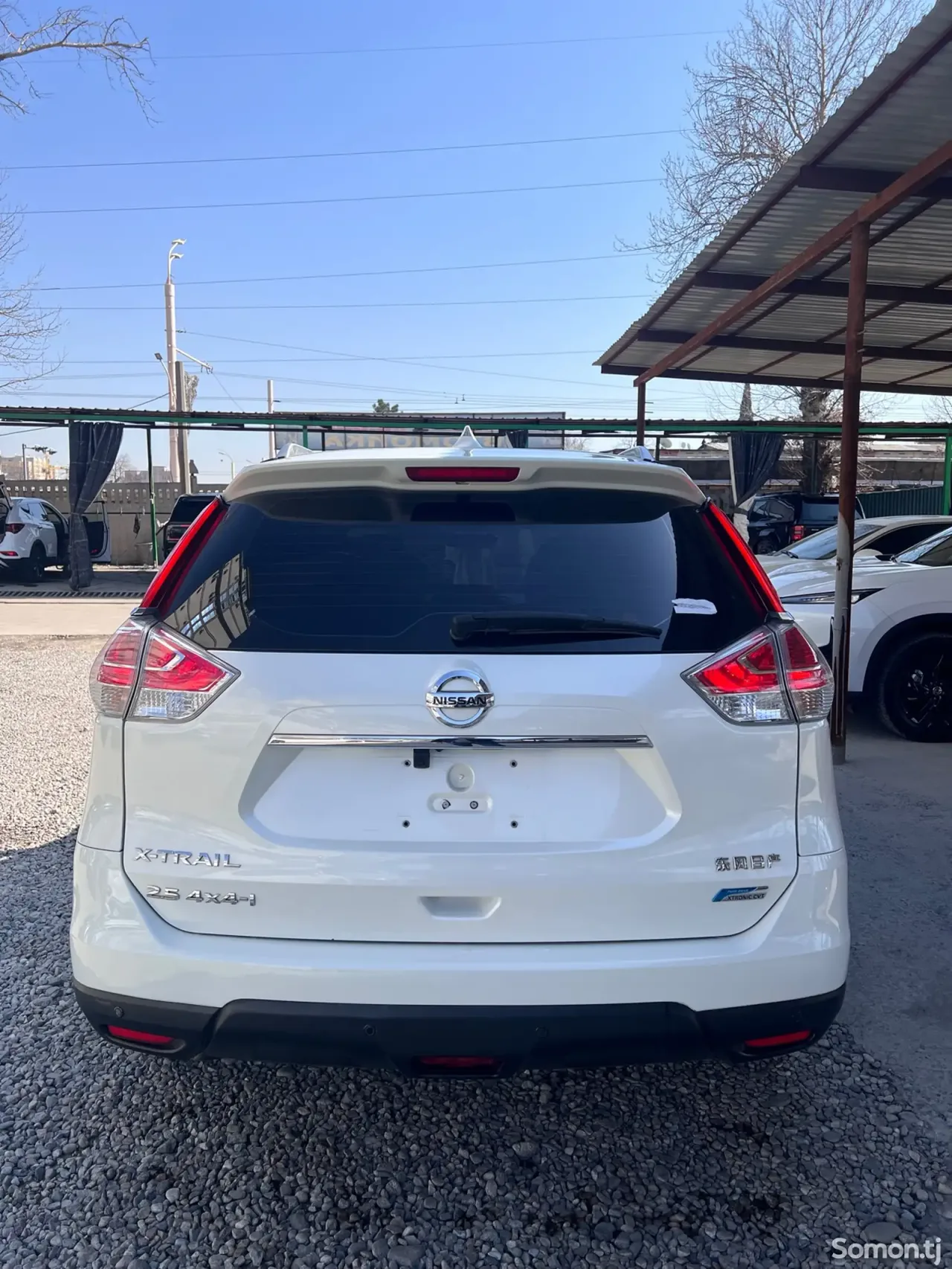 Nissan X-Trail 2015 · 2.5 AT