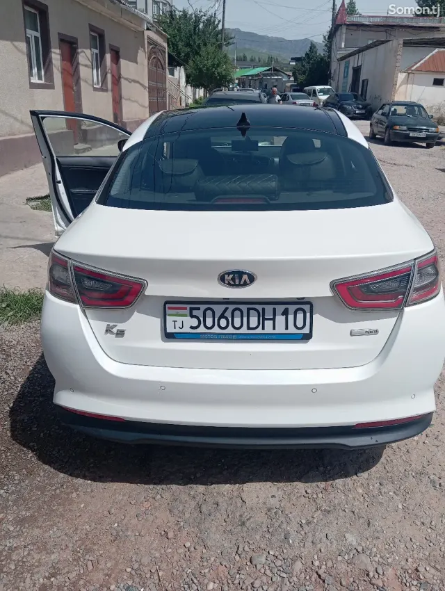 Kia K5 2014 · 2.5 AT