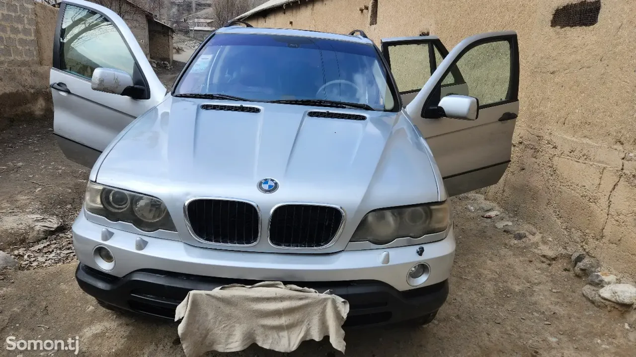 BMW X5 2002 · AT