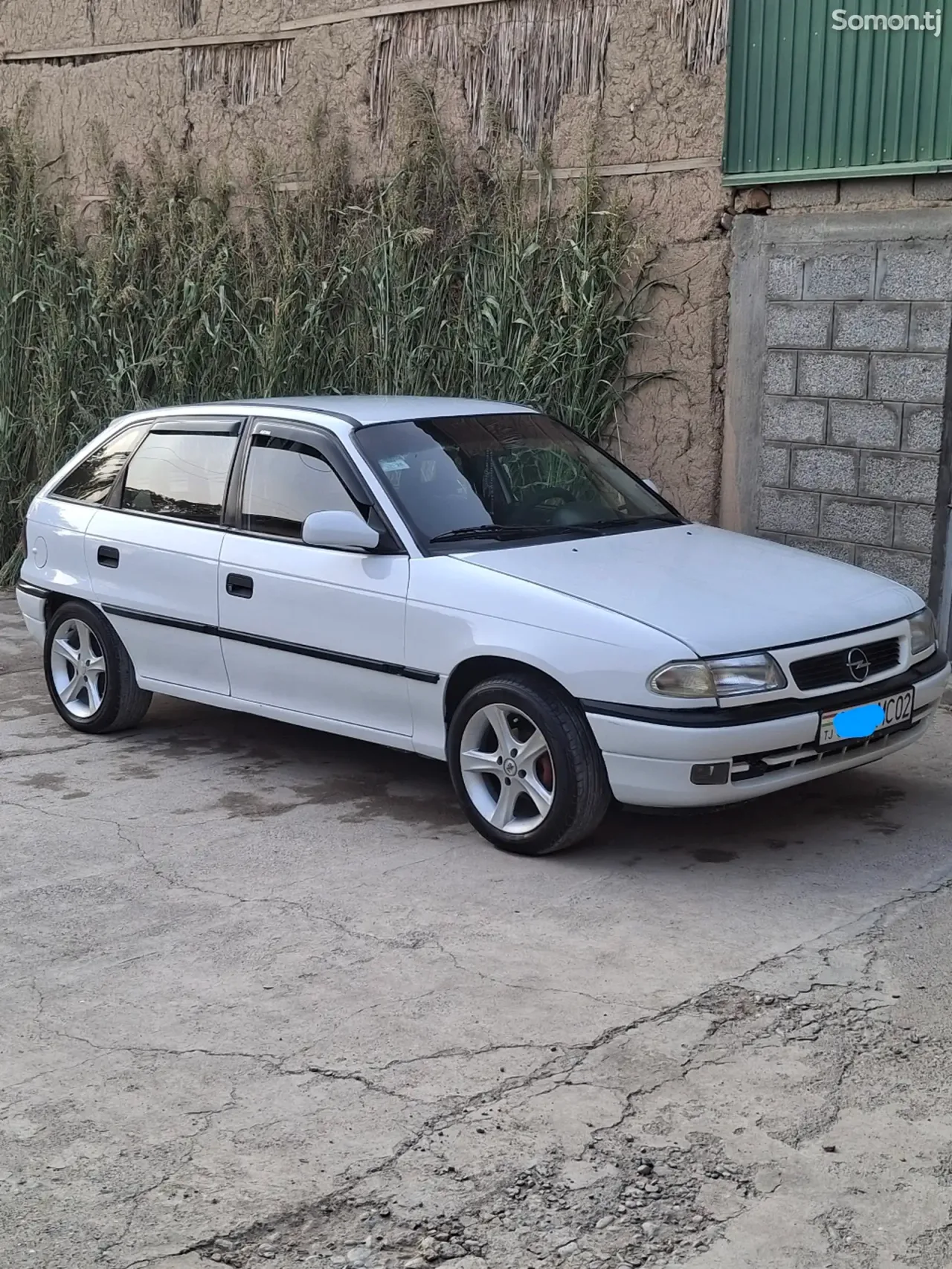 Opel Astra F 1994 · 1.6 MT