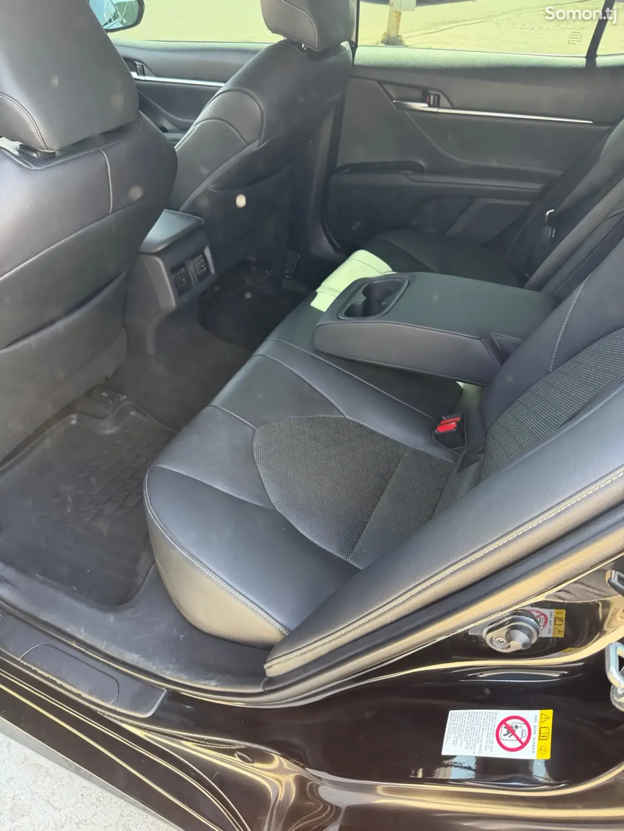 Toyota Camry 2018 · 3.5 AT