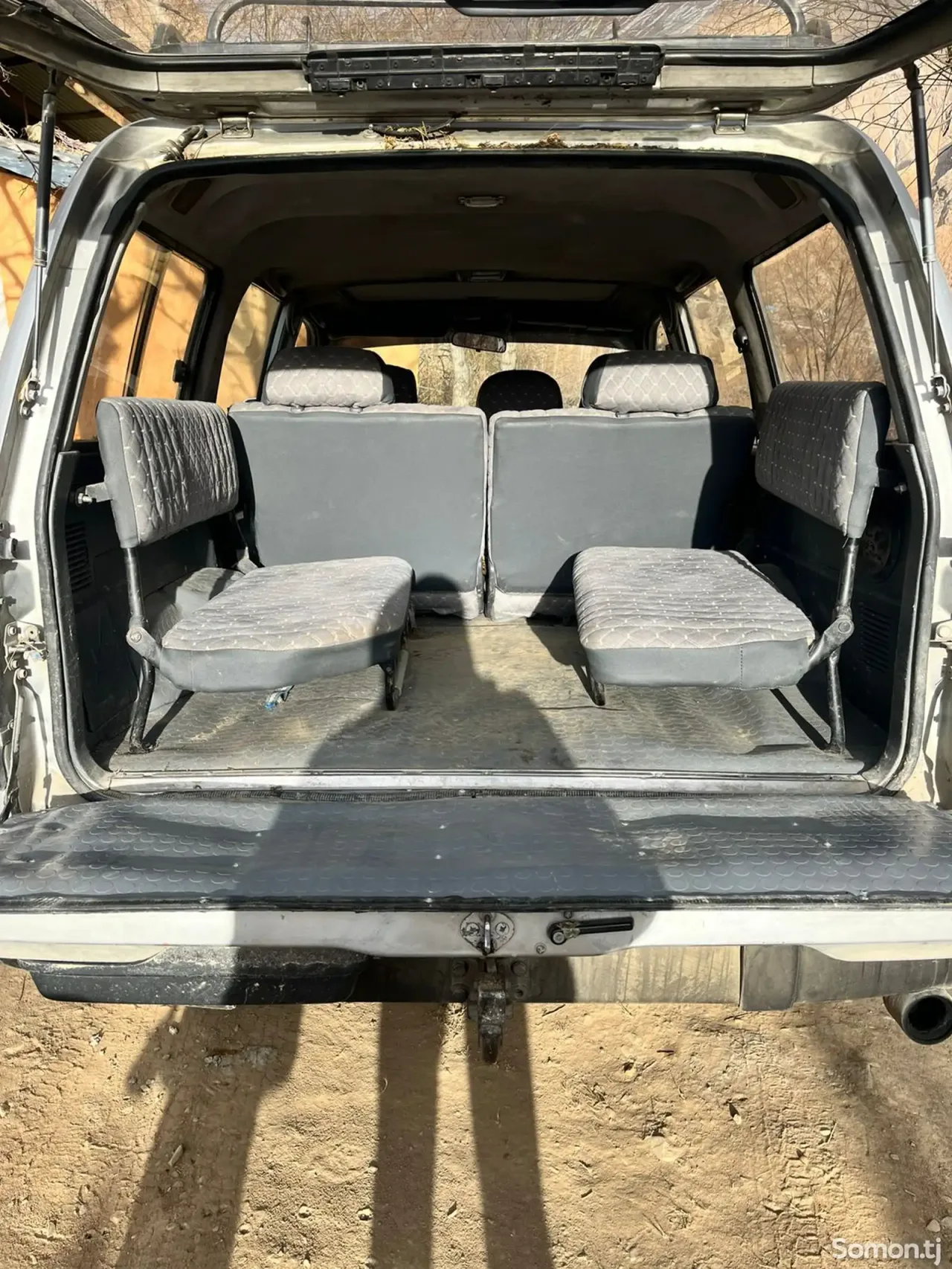 Toyota Land Cruiser 1997 · 4.6 MT