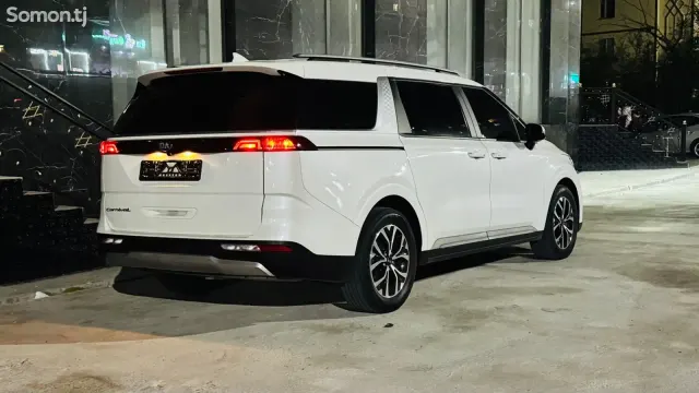 Kia Carnival 2021 · 2.2 AT