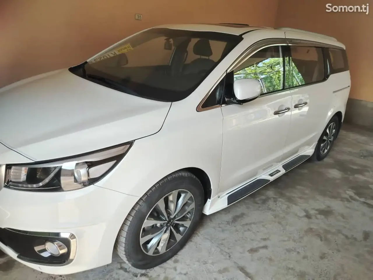 Kia Carnival 2015 · 2.2 AT
