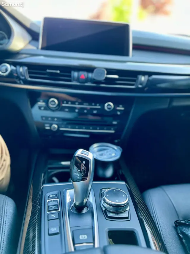 BMW X5 2016 · 3.0 AT
