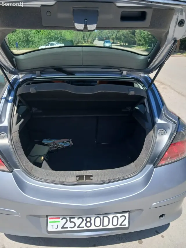 Opel Astra H 2006 · 1.8 MT
