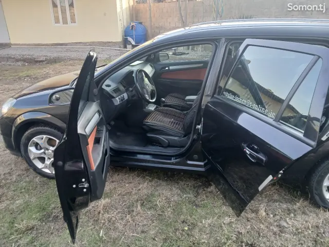 Opel Astra H 2006 · 1.6 MT