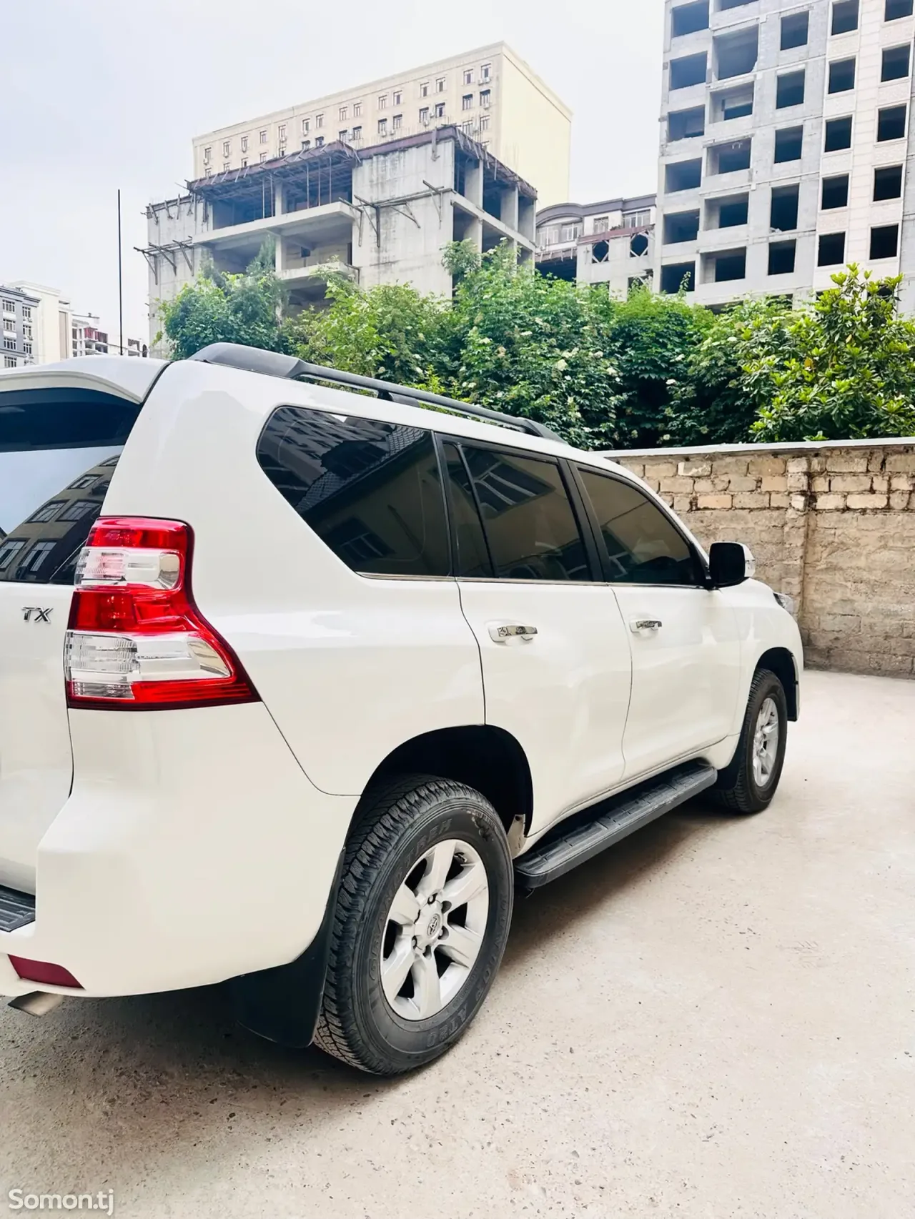 Toyota Land Cruiser Prado 2015 · 0.4 AT