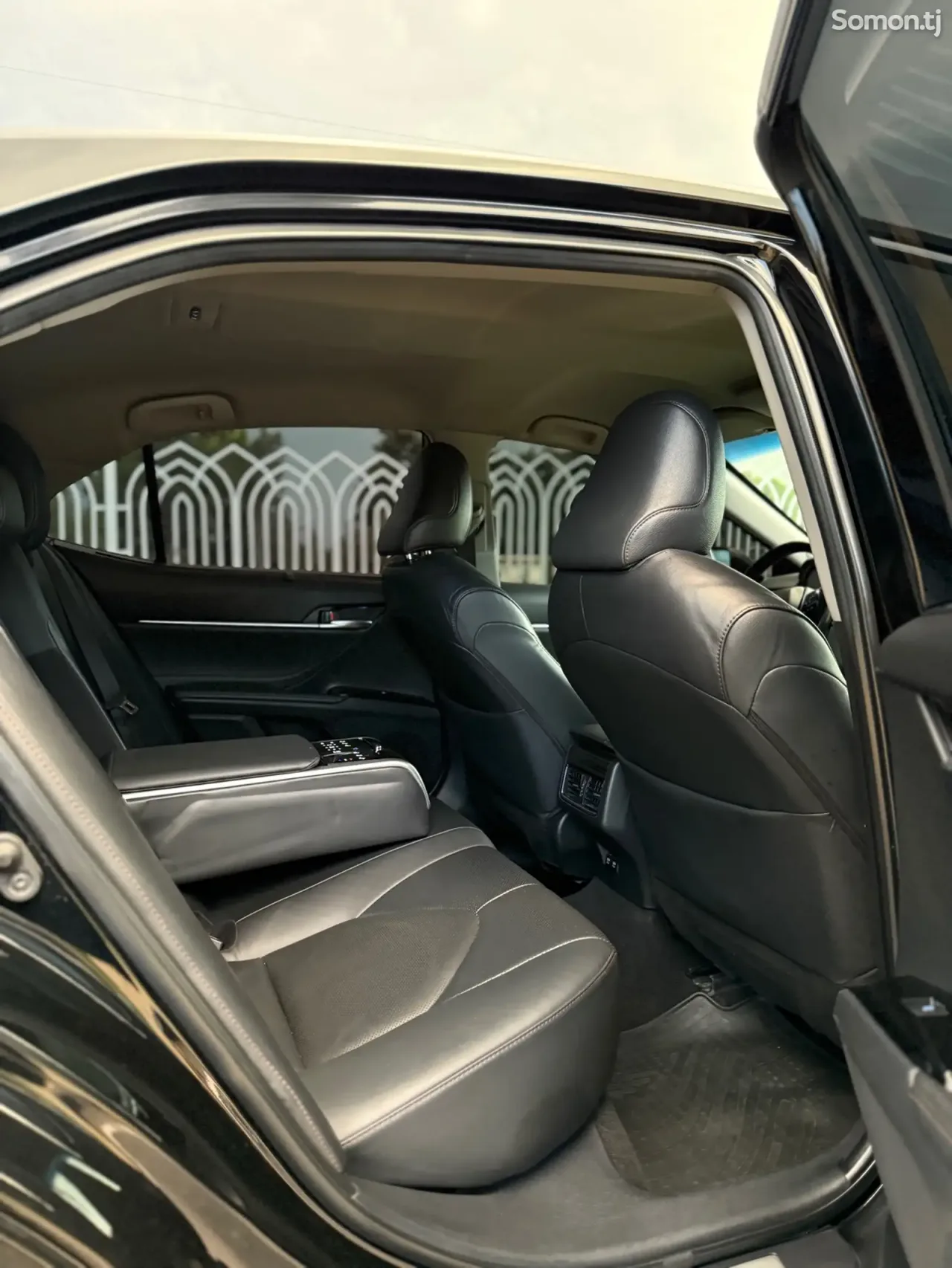 Toyota Camry 2019 · 3.5 AT