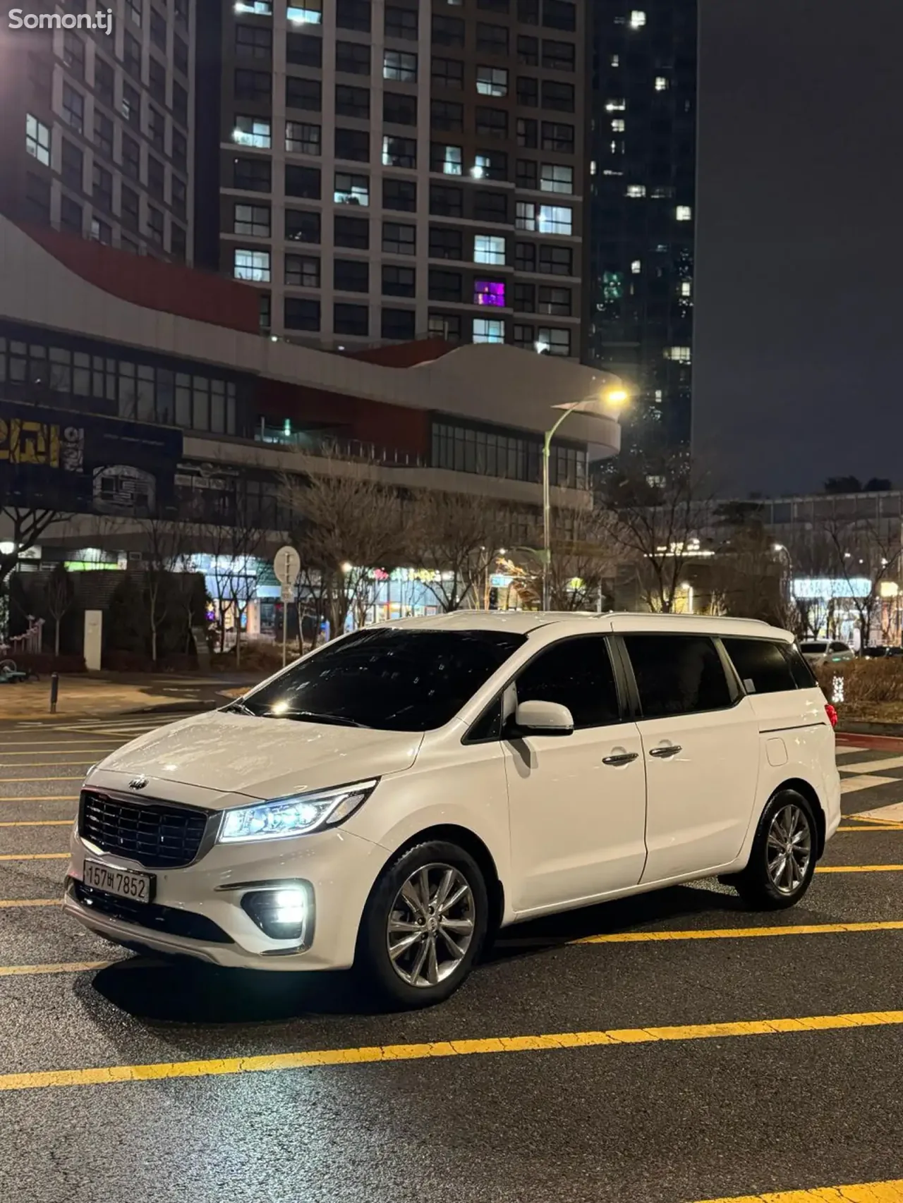 Kia Carnival 2019 · 2.2 AT