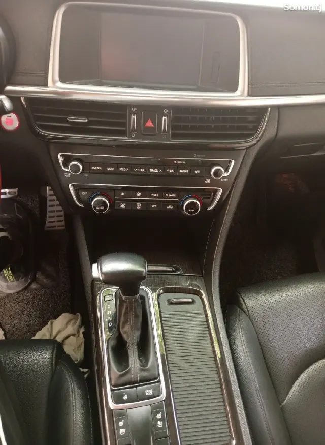 Kia K5 2016 · 2.0 AT