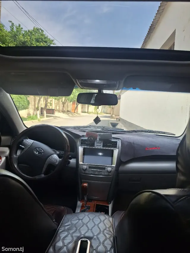 Toyota Camry 2010 · 2.4 AT
