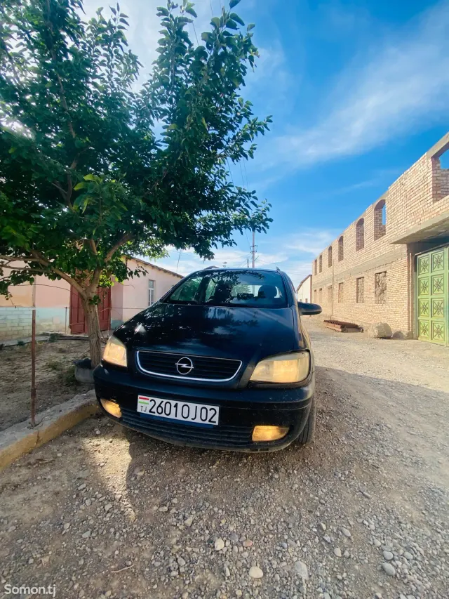 Opel Zafira 2000 · 1.8 MT