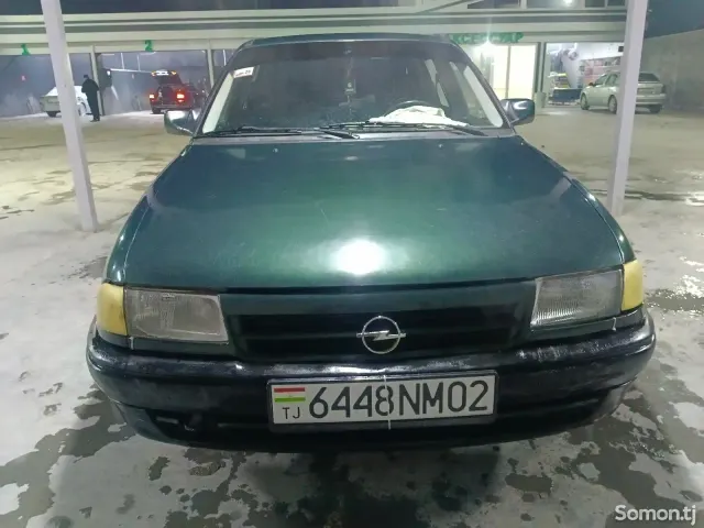 Opel Astra F 1994 · 1.6 MT