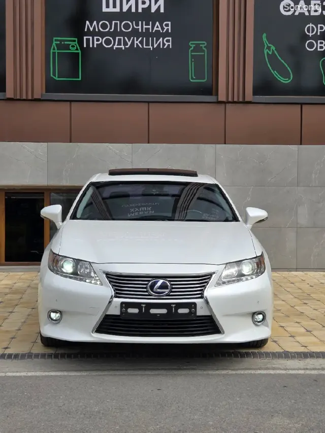 Lexus ES series 2015 · 2.5 AT