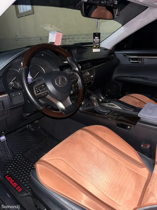 Lexus ES series 2017 · 3.0 AT