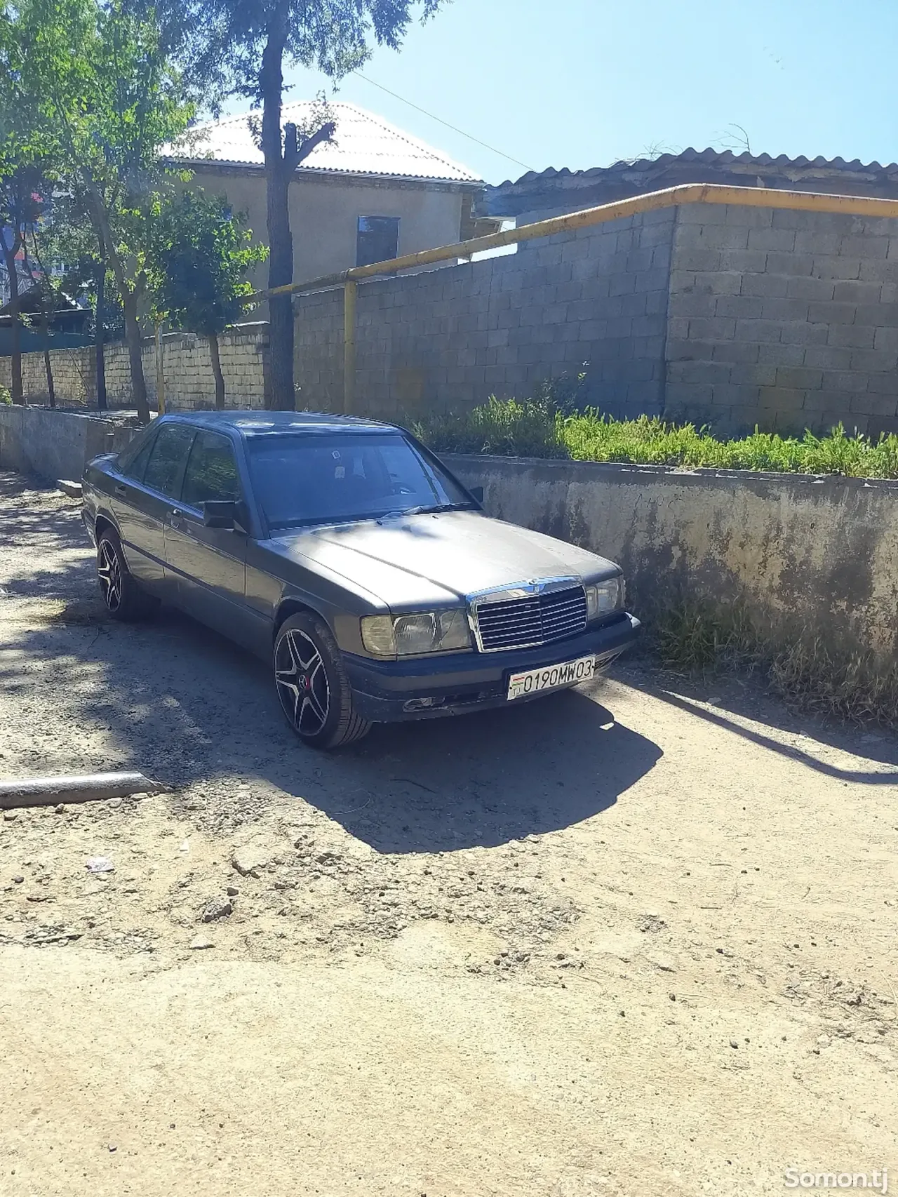 Mercedes-Benz W201 1991 · 1.8 MT