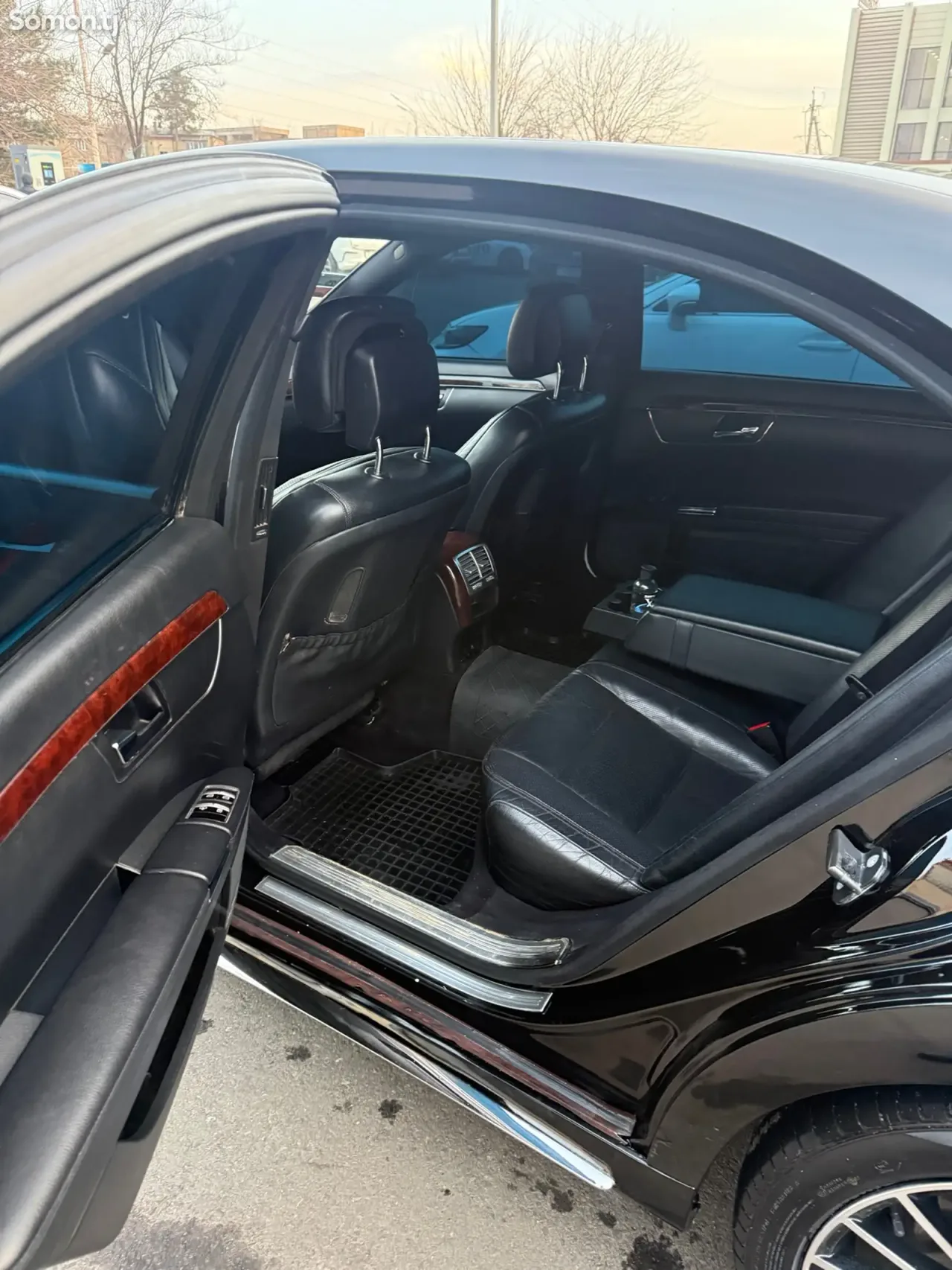 Mercedes-Benz S class 2011 · 5.5 AT