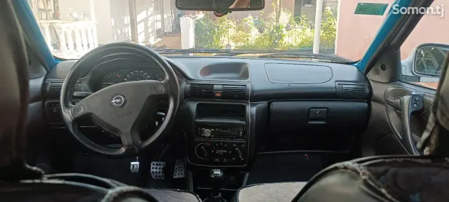 Opel Astra F 1992 · 1.6 MT