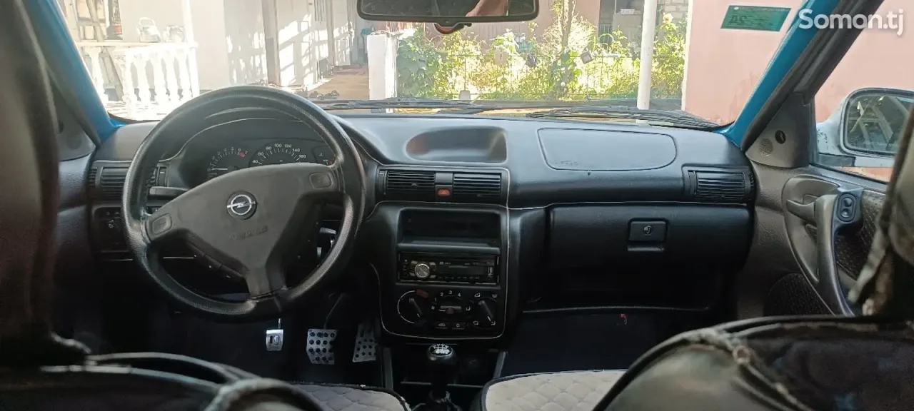 Opel Astra F 1992 · 1.6 MT