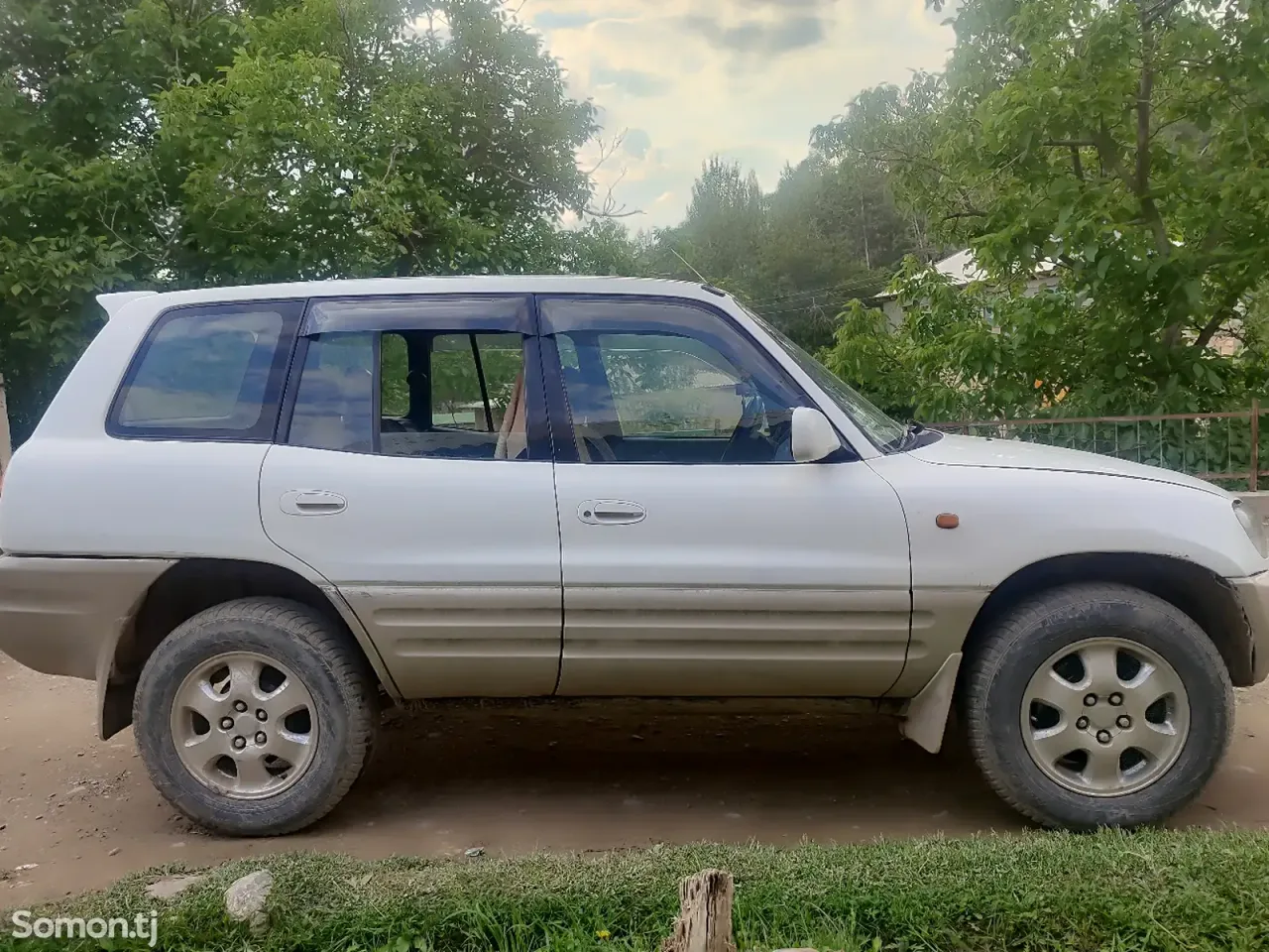 Toyota RAV 4 1998 · 2.0 AT
