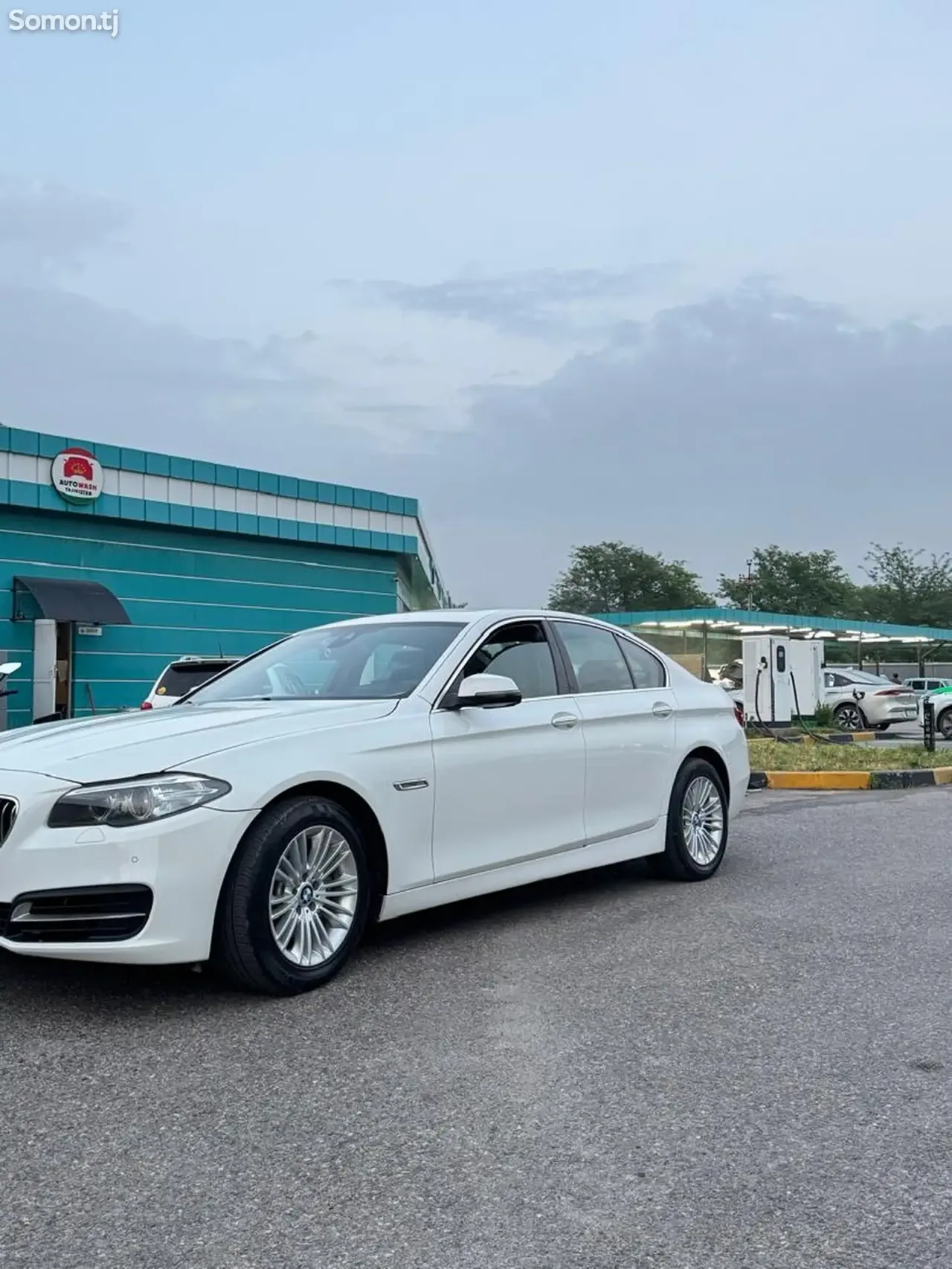 BMW 5 series 2014 · 2.0 AT