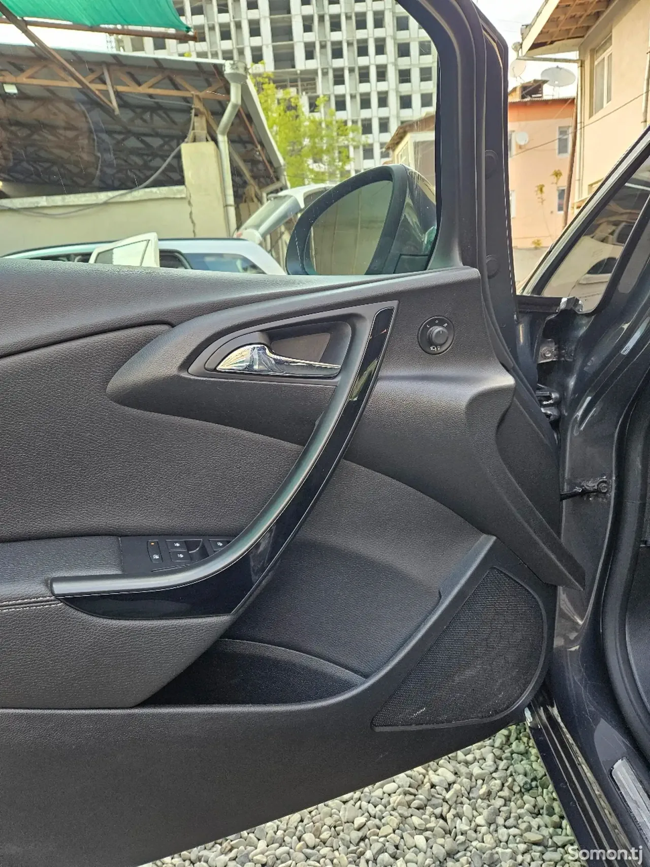 Opel Astra J 2015 · 1.6 MT