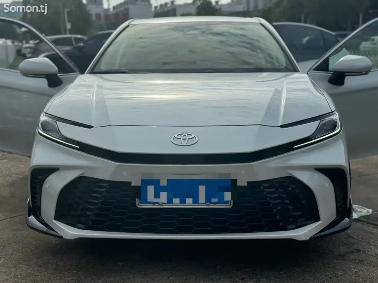 Toyota Camry 2025 · 2.0 AT