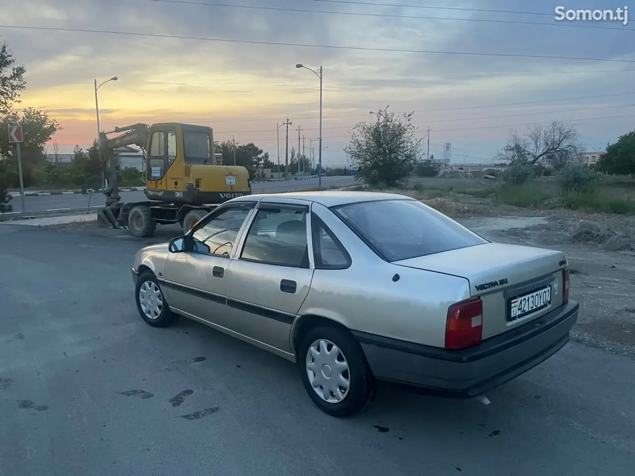 Opel Vectra A 1992 · 1.6 MT