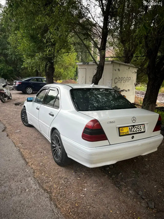 Mercedes-Benz C class 1995 · 1.8 MT