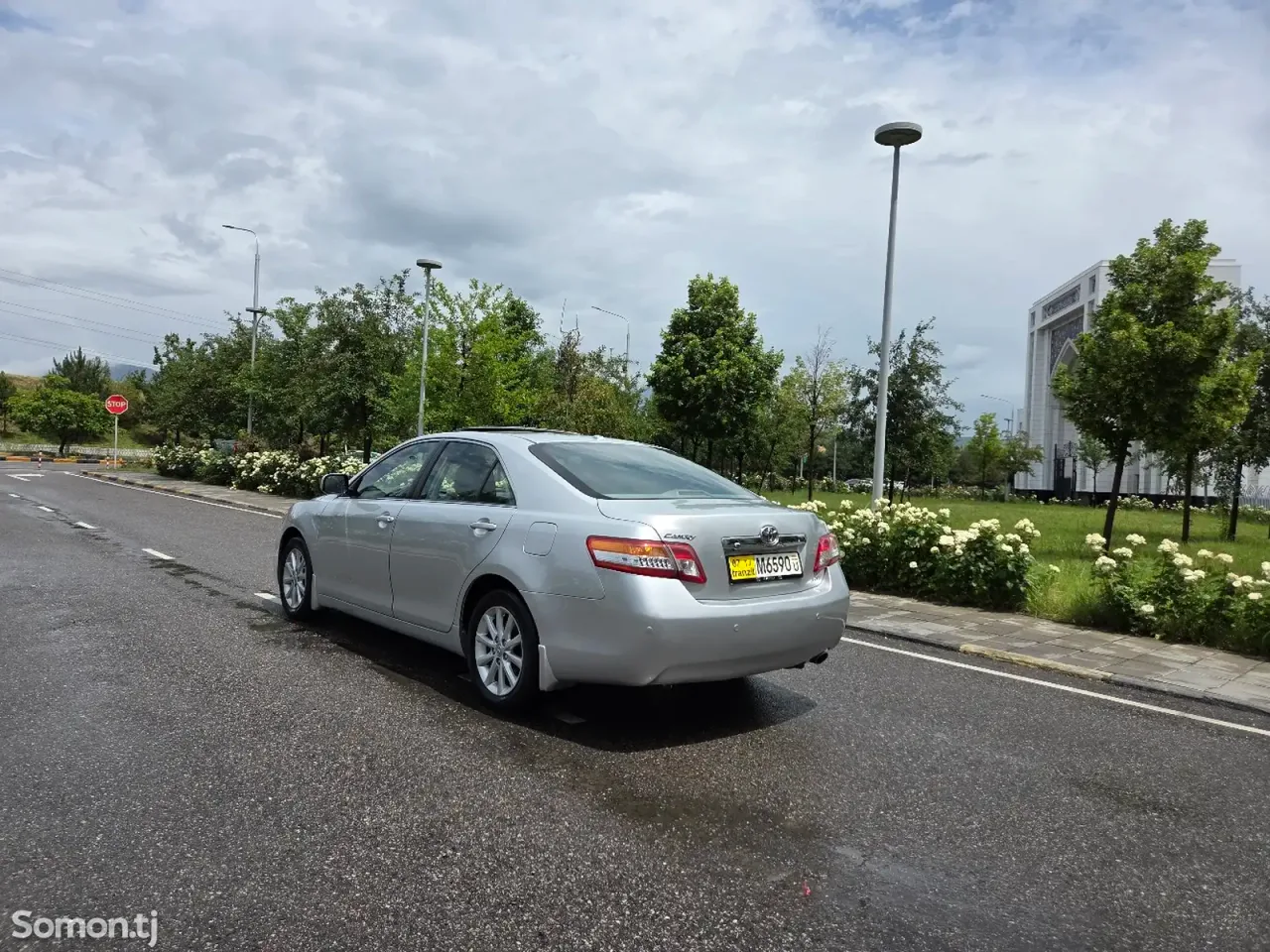 Toyota Camry 2011 · 2.4 AT