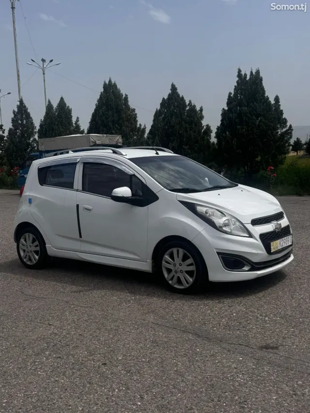 Chevrolet Spark 2014 · 1.1 AT