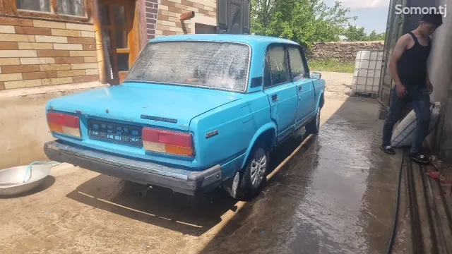 Lada (ВАЗ) 2107 1985 · 1.5 MT