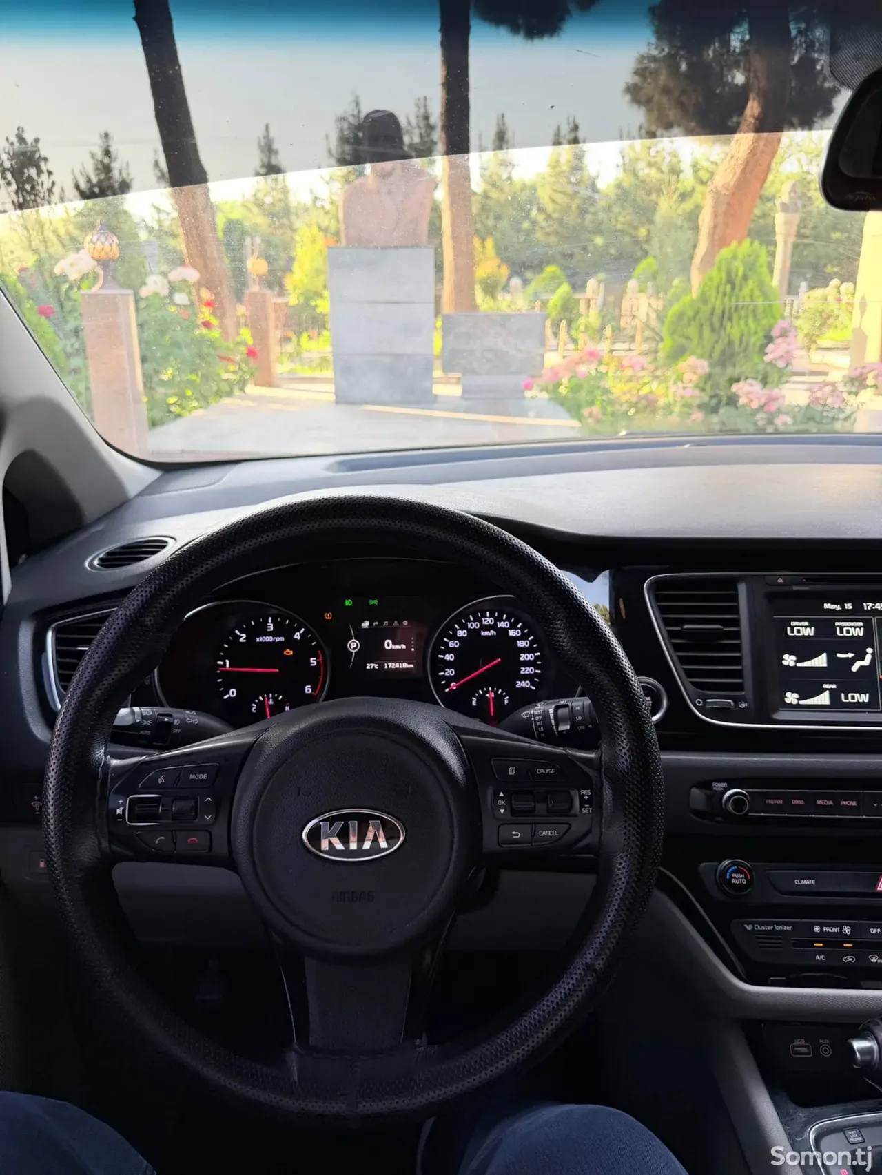 Kia Carnival 2015 · 2.2 AT