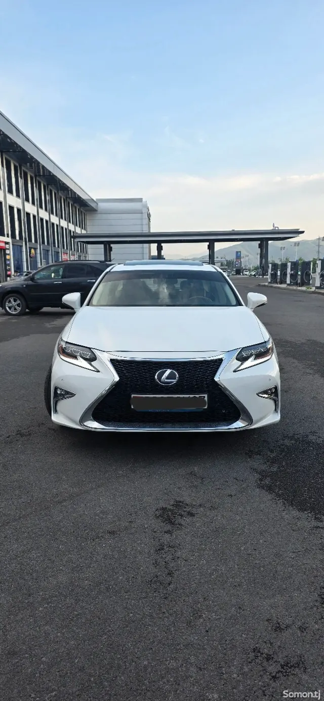Lexus ES series 2013 · 2.5 AT